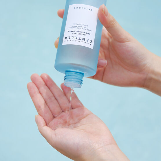 SKIN1004 HYALU-CICA BRIGHT TONER 210ML